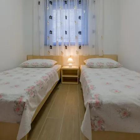 Apartment Brnic 3 *